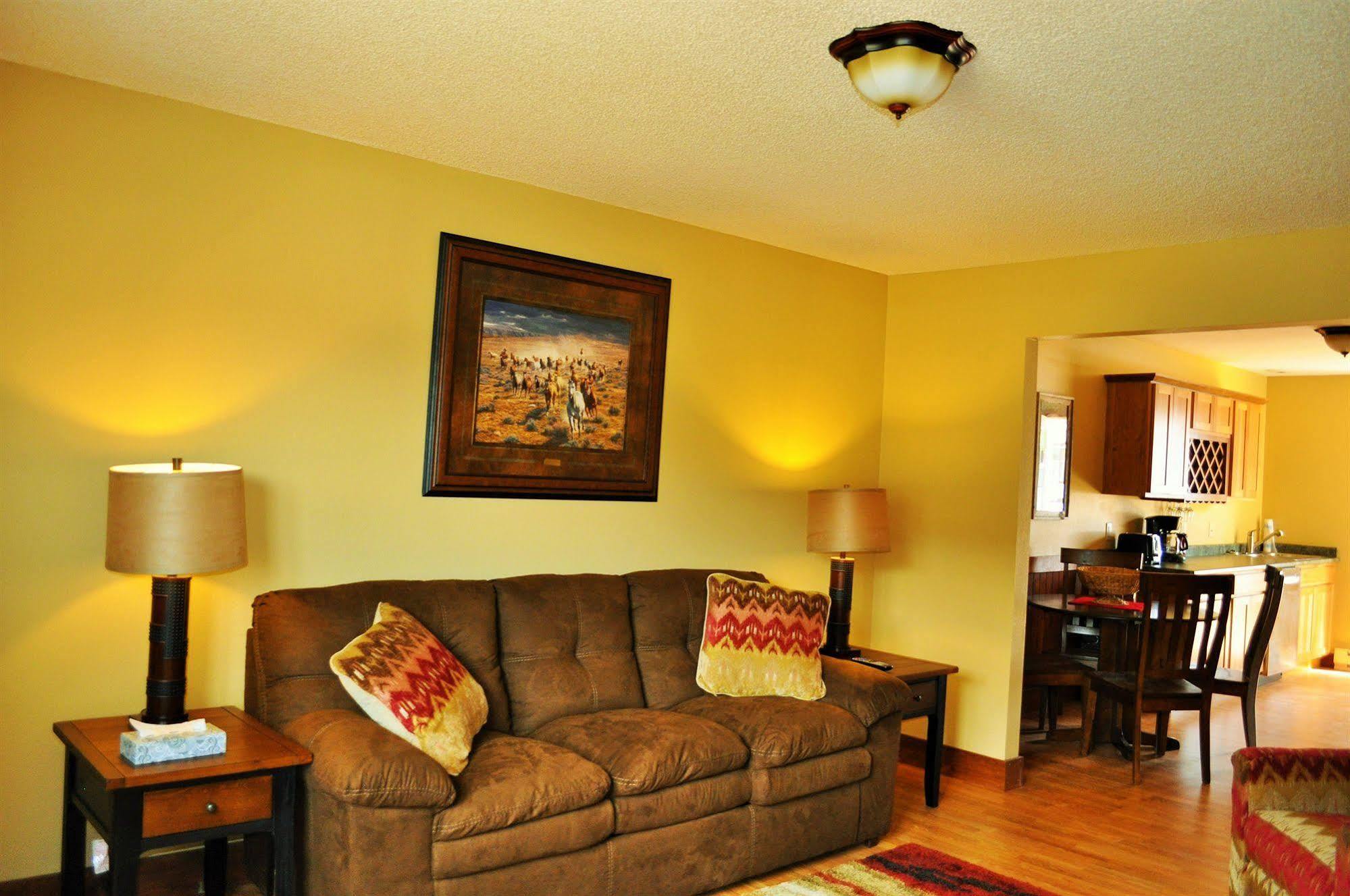 גרדינר Yellowstone Condos & Suites מראה חיצוני תמונה